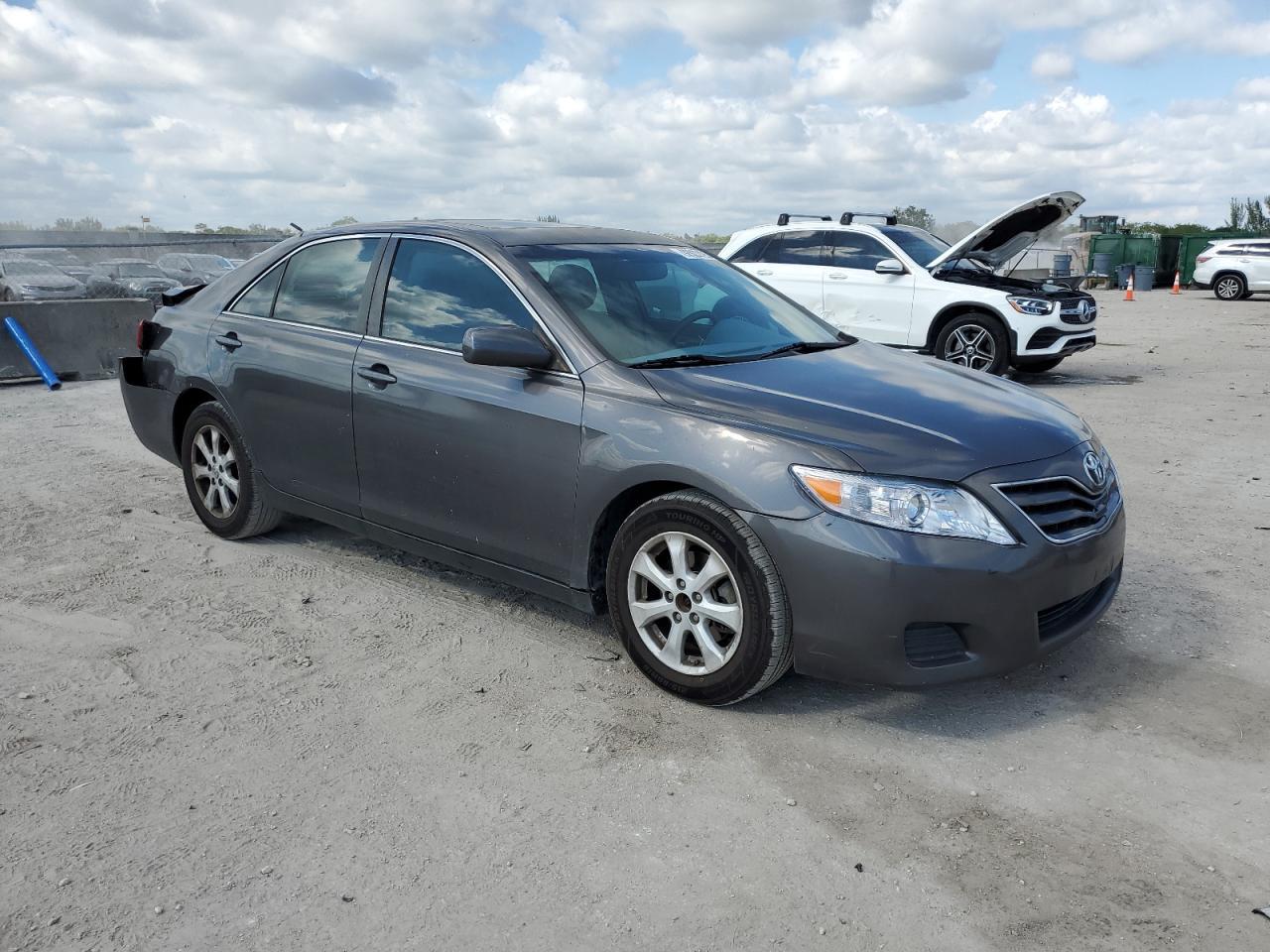 2011 Toyota Camry Base - Фото 4