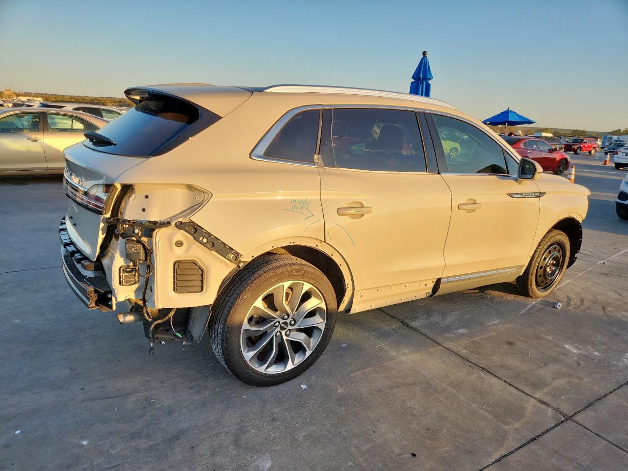 2022 Lincoln Nautilus Reserve - Image 3