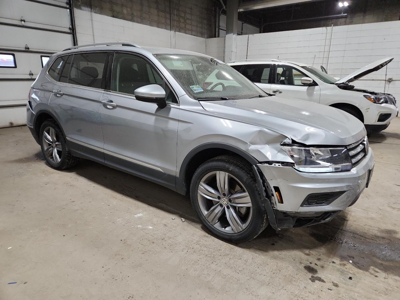 2021 Volkswagen Tiguan Se - Фото 4