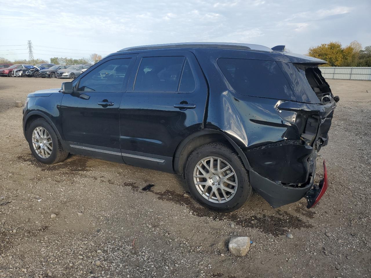 2016 Ford Explorer Xlt - Фото 2