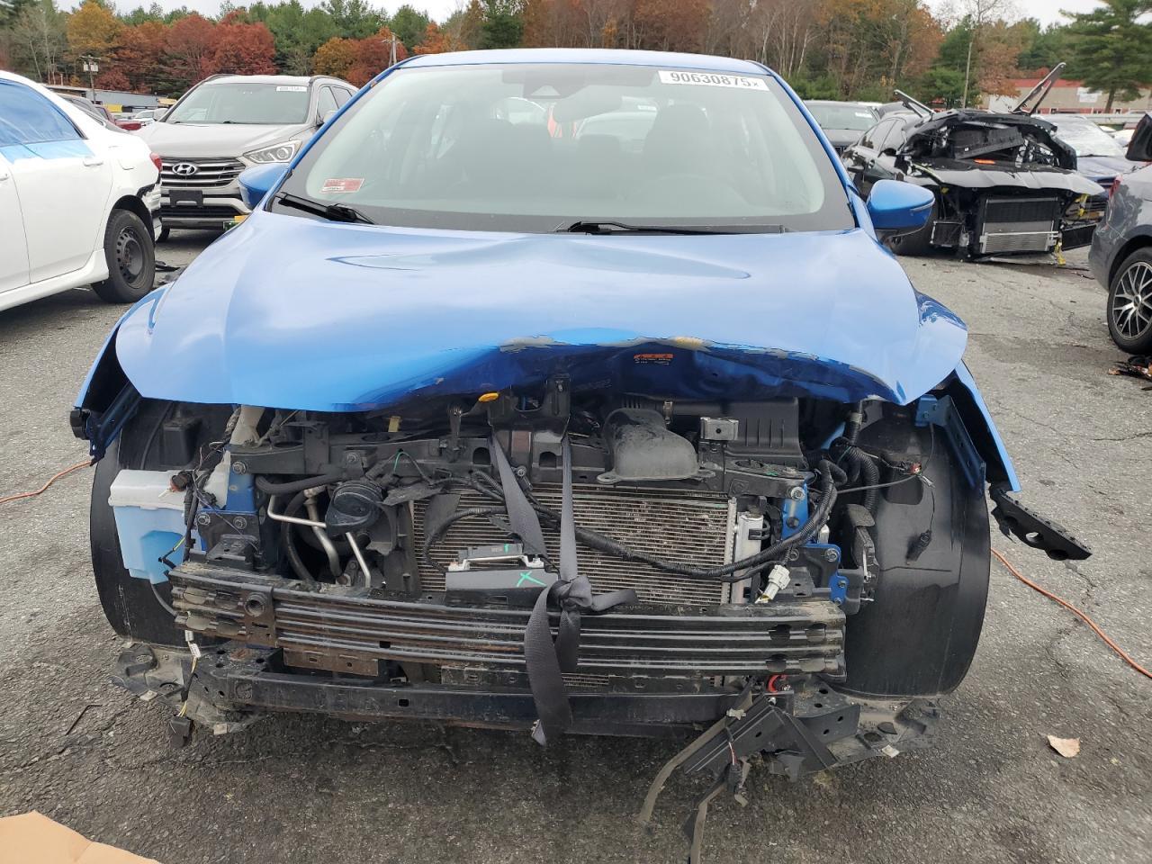 2021 Nissan Versa Sv - Image 5