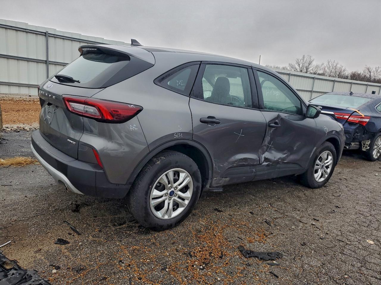 2023 Ford Escape - Image 3