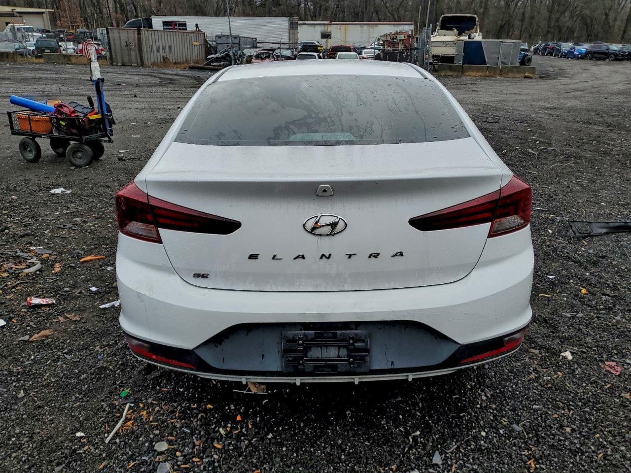 2020 Hyundai Elantra Se - Фото 6