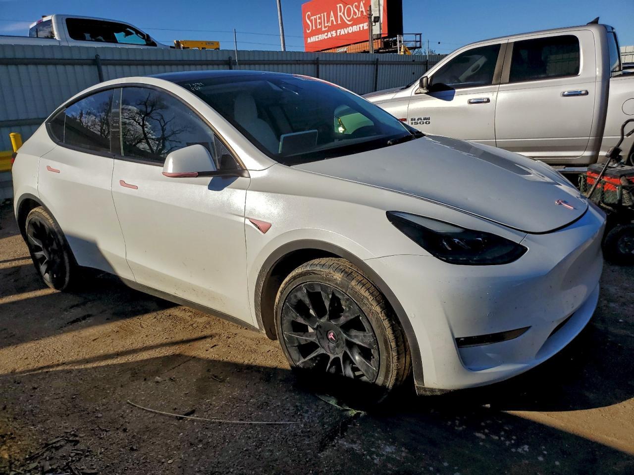 2022 Tesla Model Y - Фото 4
