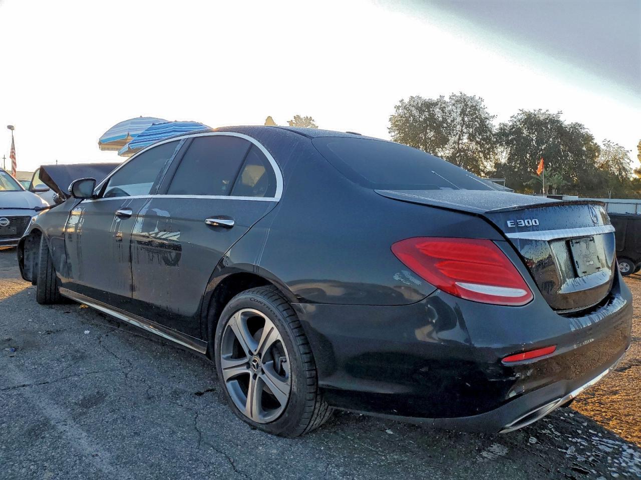 2019 Mercedes-Benz E 300 4Matic - Image 2