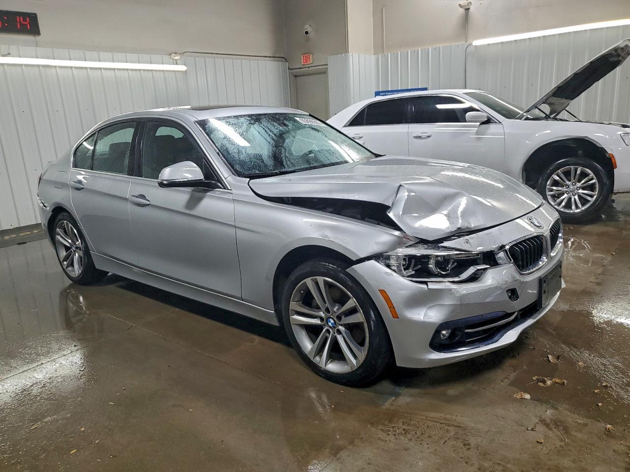 2018 BMW 330 Xi - Фото 4