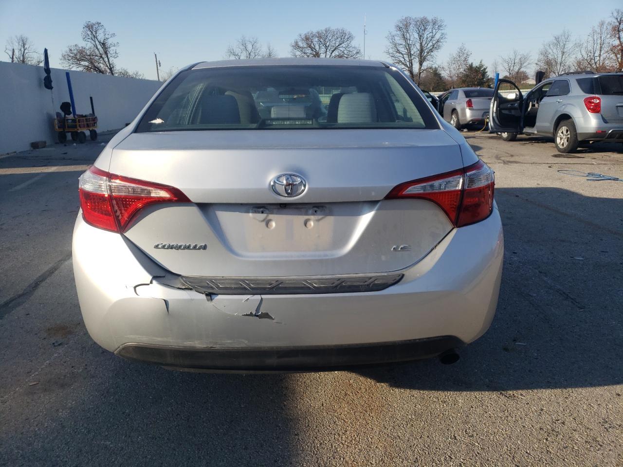 2015 Toyota Corolla L - Фото 6