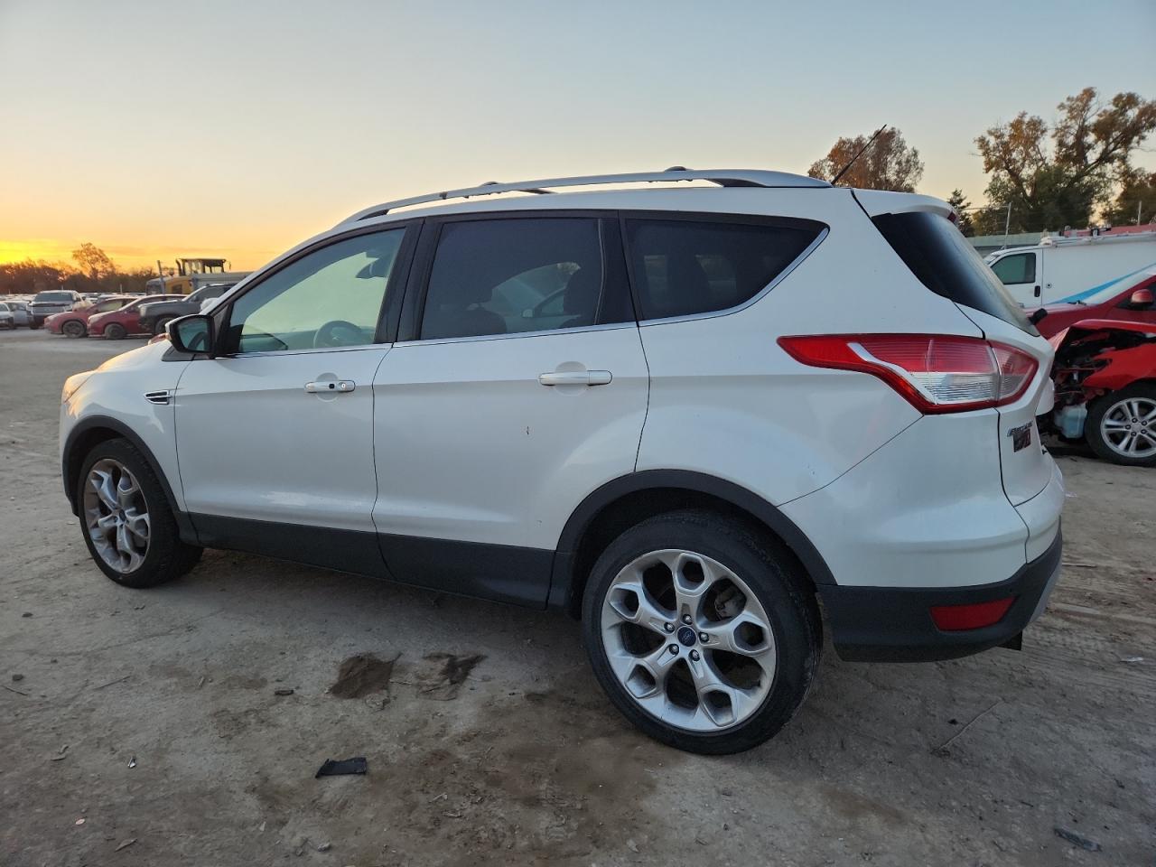 2013 Ford Escape Titanium - Фото 2