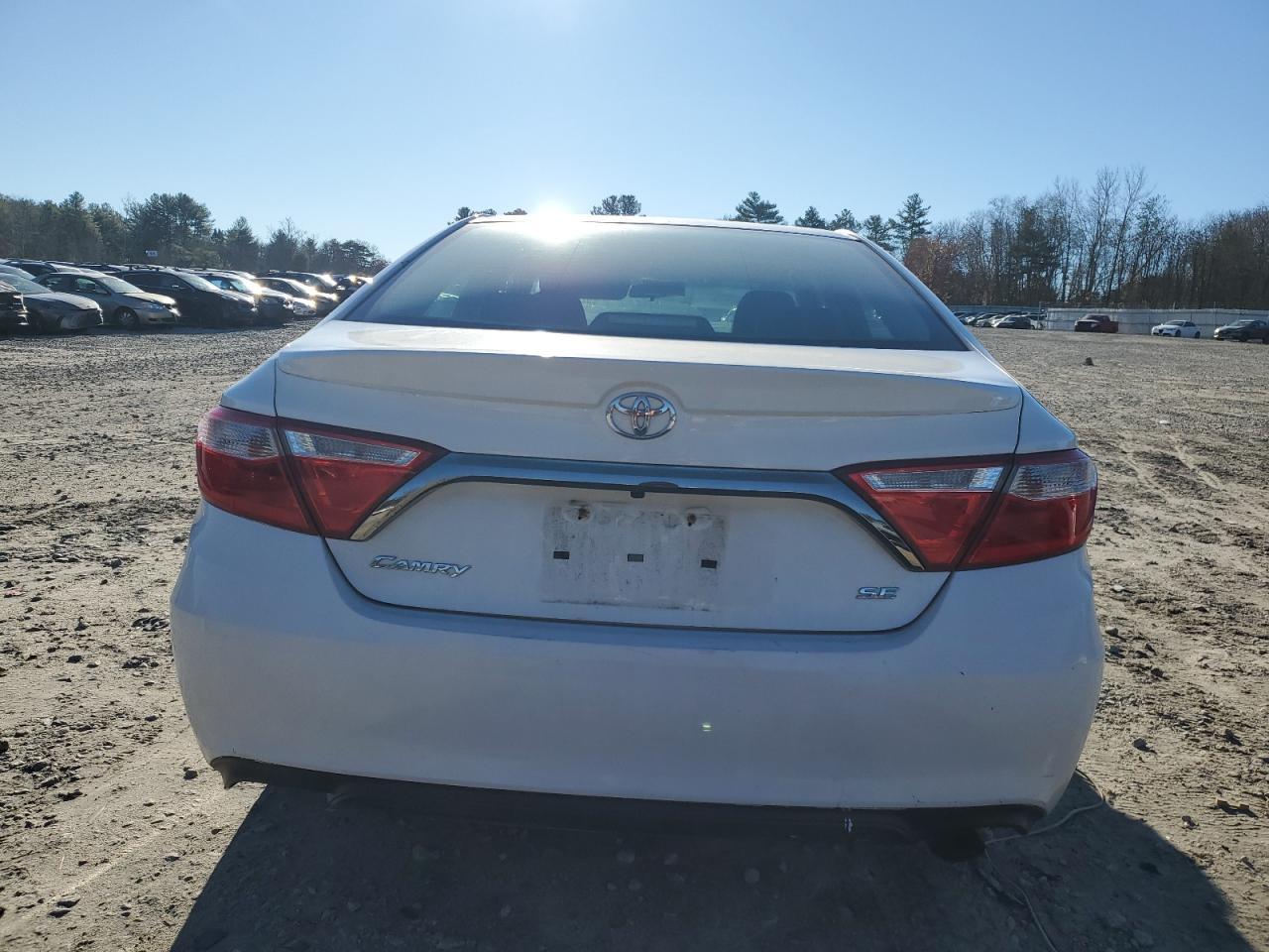 2016 Toyota Camry Le - Фото 6