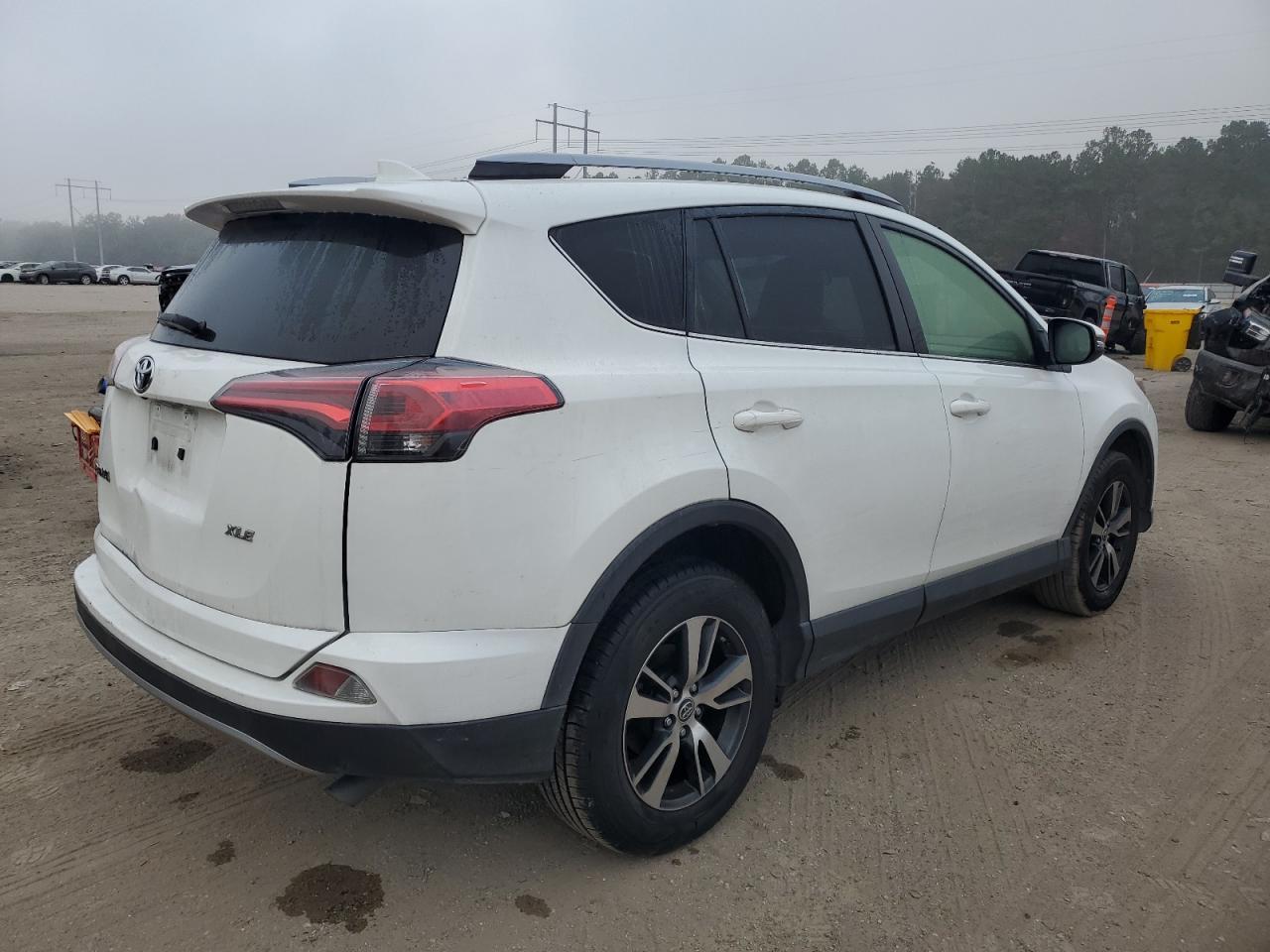2017 Toyota Rav4 Xle - Image 3
