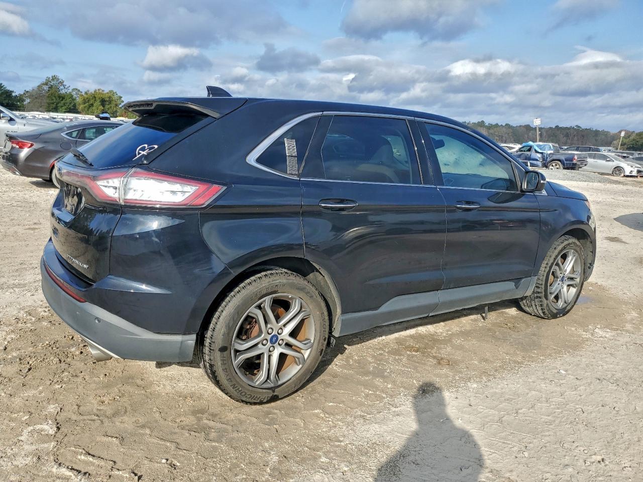 2015 Ford Edge Titanium - Image 3
