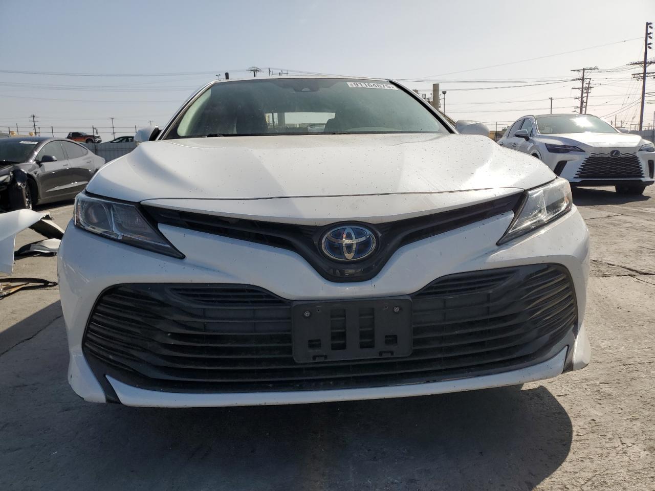 2020 Toyota Camry Le - Фото 5
