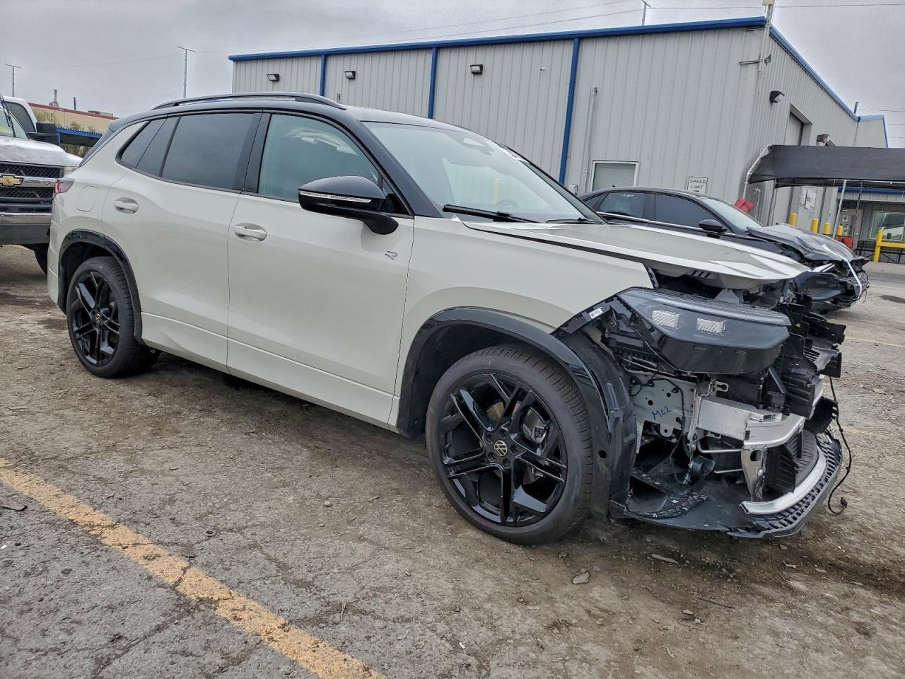 2025 Volkswagen Tiguan Se R-Line Black - Image 4