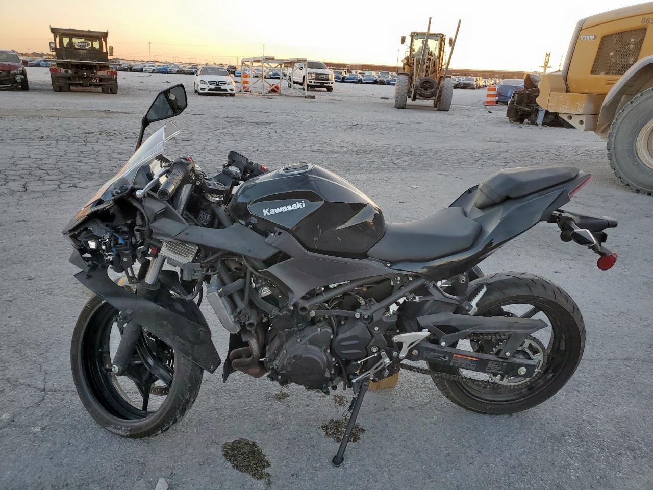 2024 Kawasaki Ex500 H - Фото 3