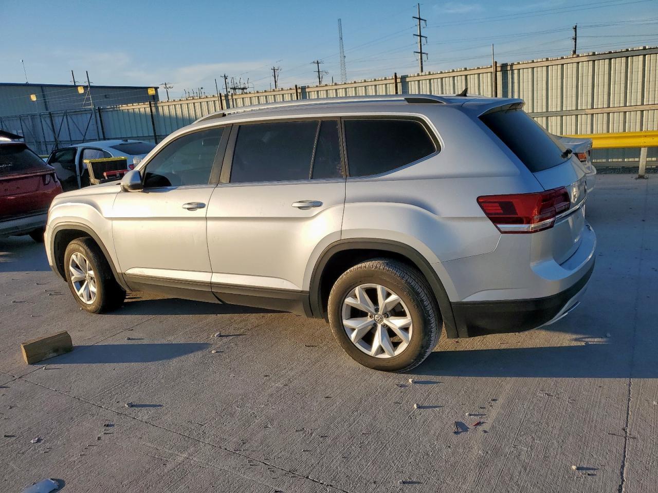 2018 Volkswagen Atlas S - Image 2