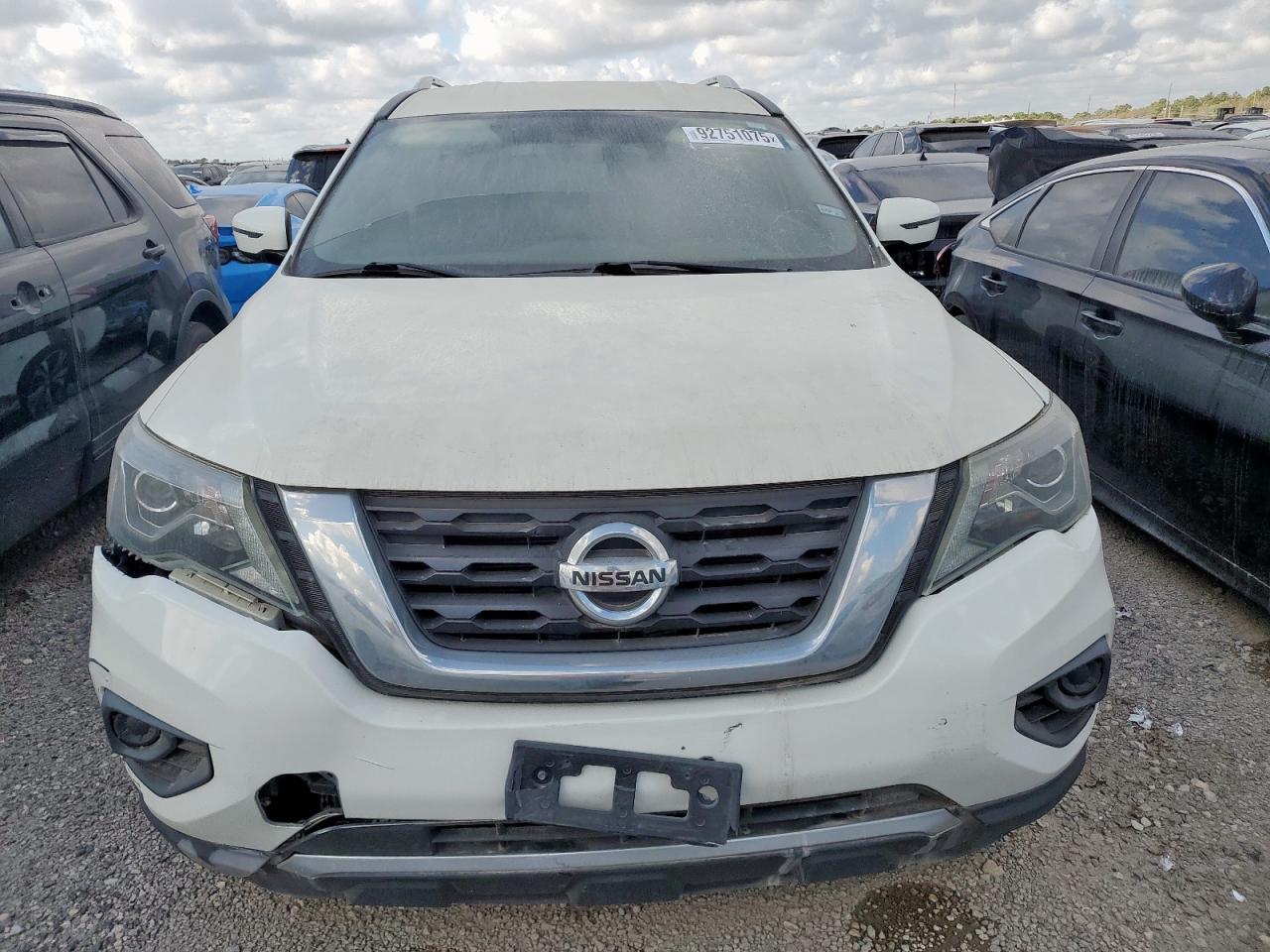2020 Nissan Pathfinder S - Image 5