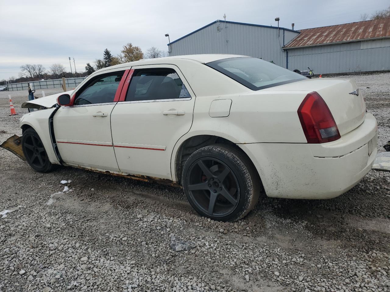 2005 Chrysler 300 Touring - Image 2