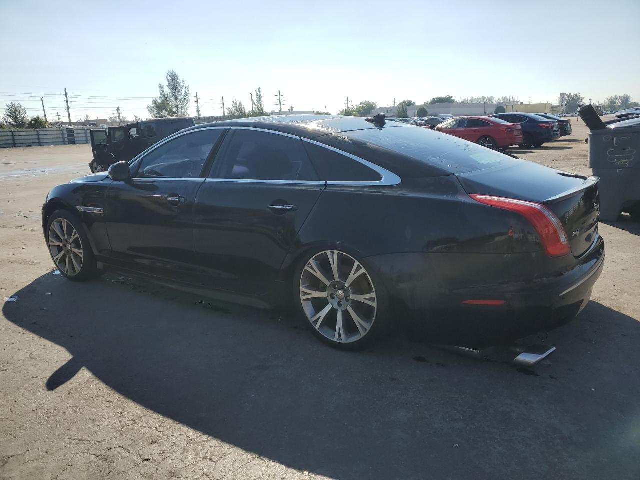 2015 Jaguar Xj - Фото 2
