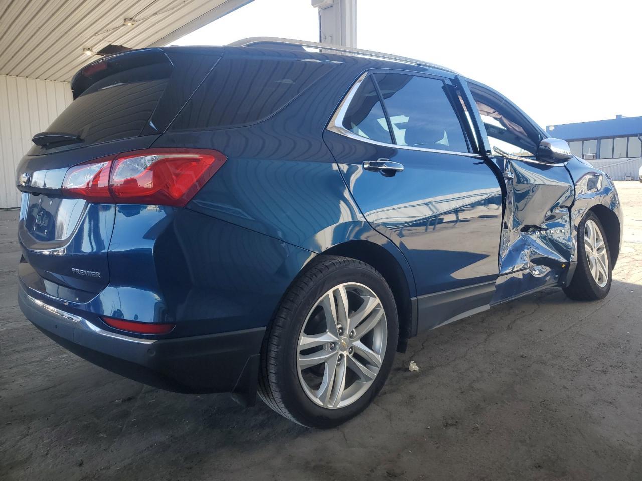 2020 Chevrolet Equinox Premier - Image 3