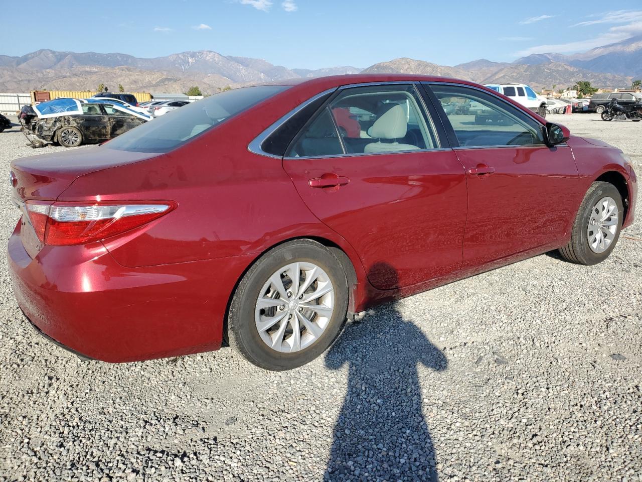 2015 Toyota Camry Le - Фото 3