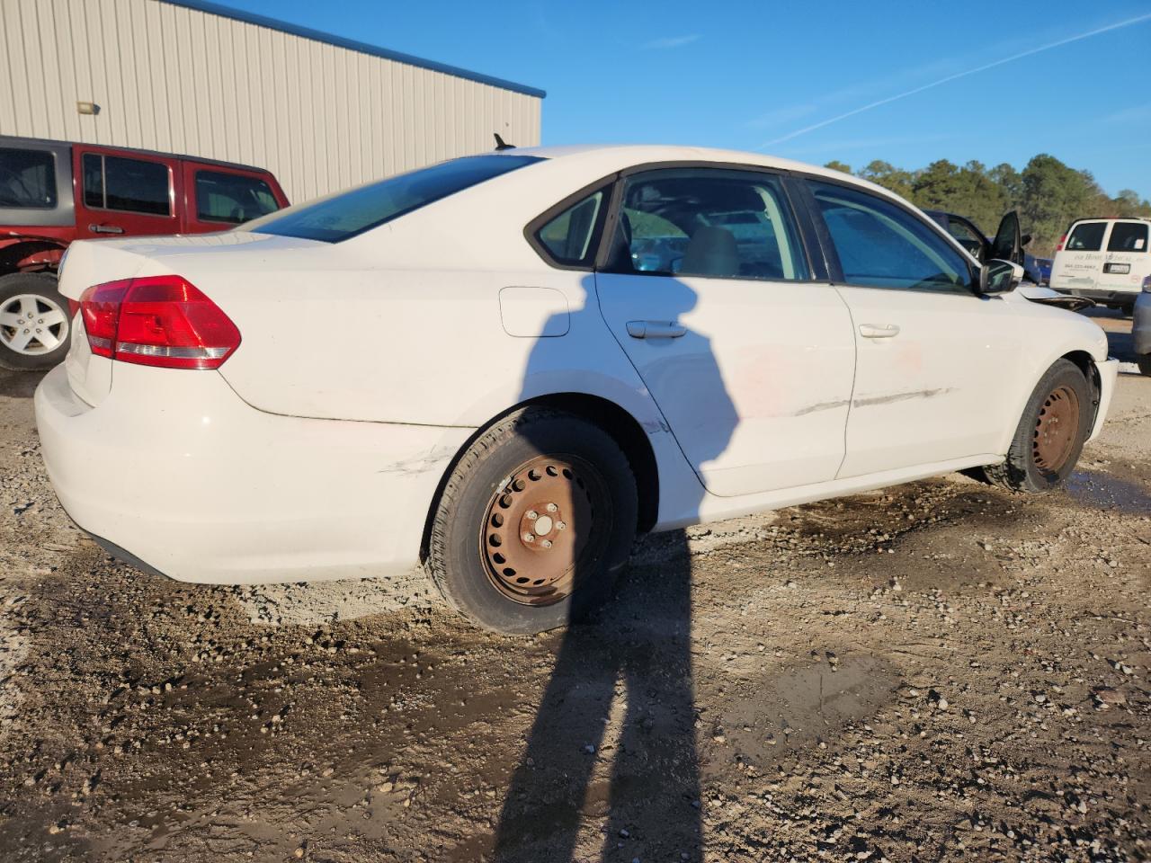 2014 Volkswagen Passat S - Фото 3