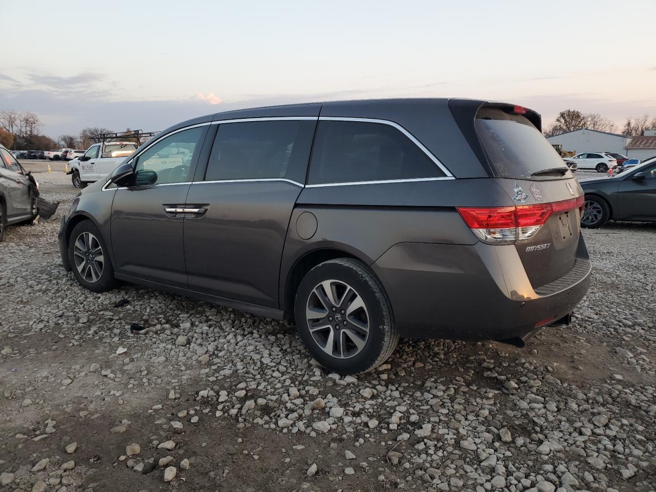 2014 Honda Odyssey Touring - Фото 2