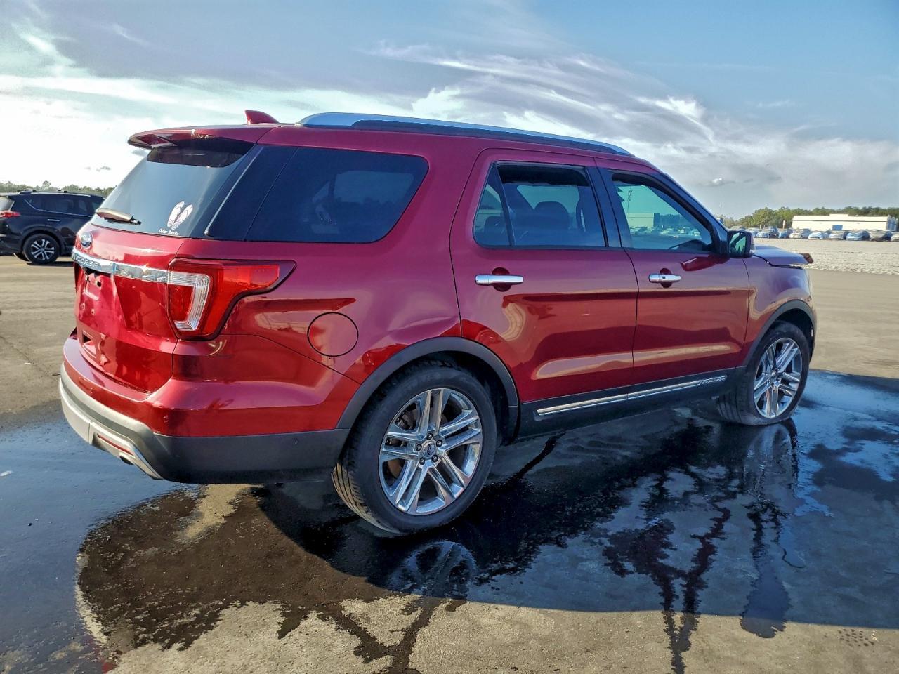 2017 Ford Explorer Limited - Image 3