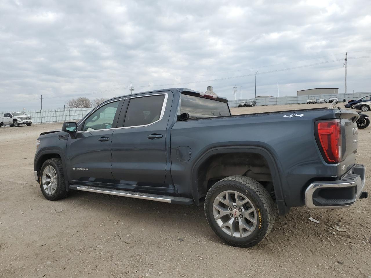 2020 GMC Sierra K1500 Sle - Image 2