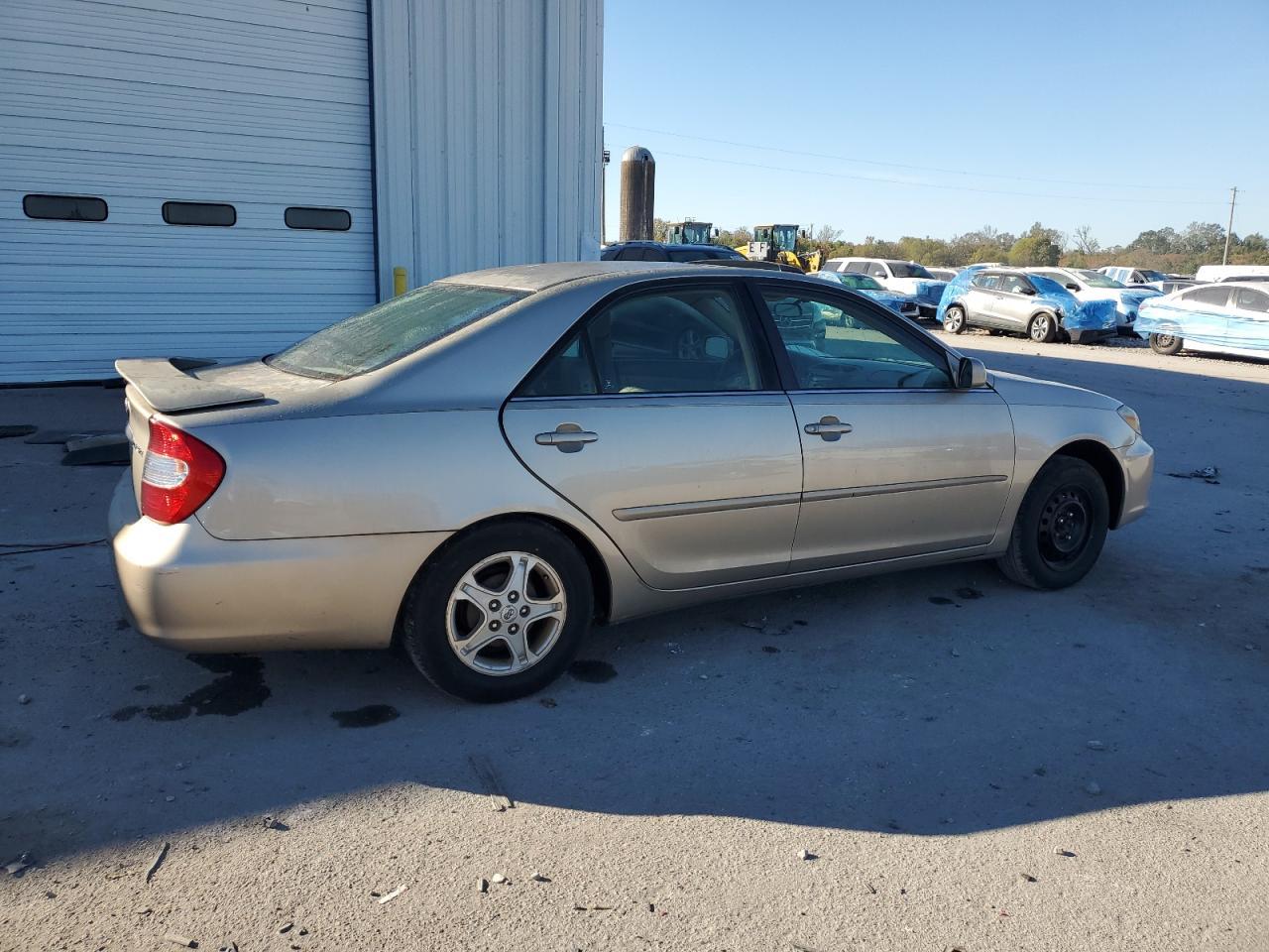 2002 Toyota Camry Le - Фото 3