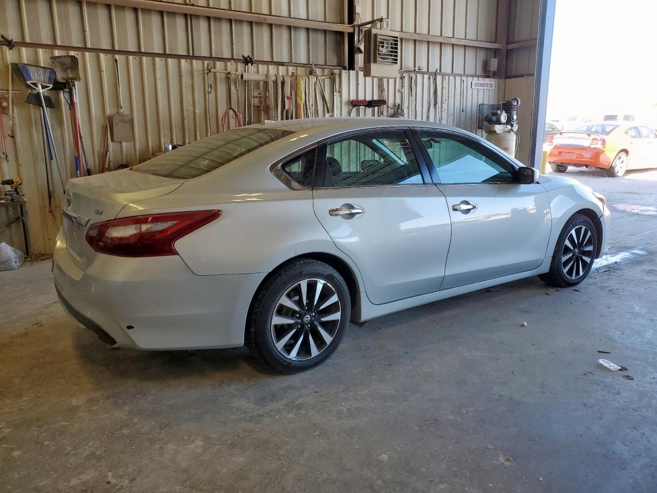 2018 Nissan Altima 2.5 - Image 3