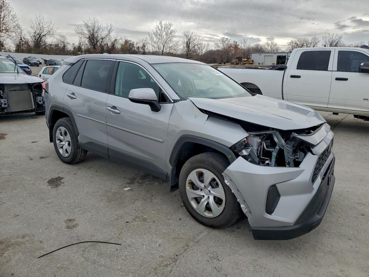 2025 Toyota Rav4 Le - Фото 4