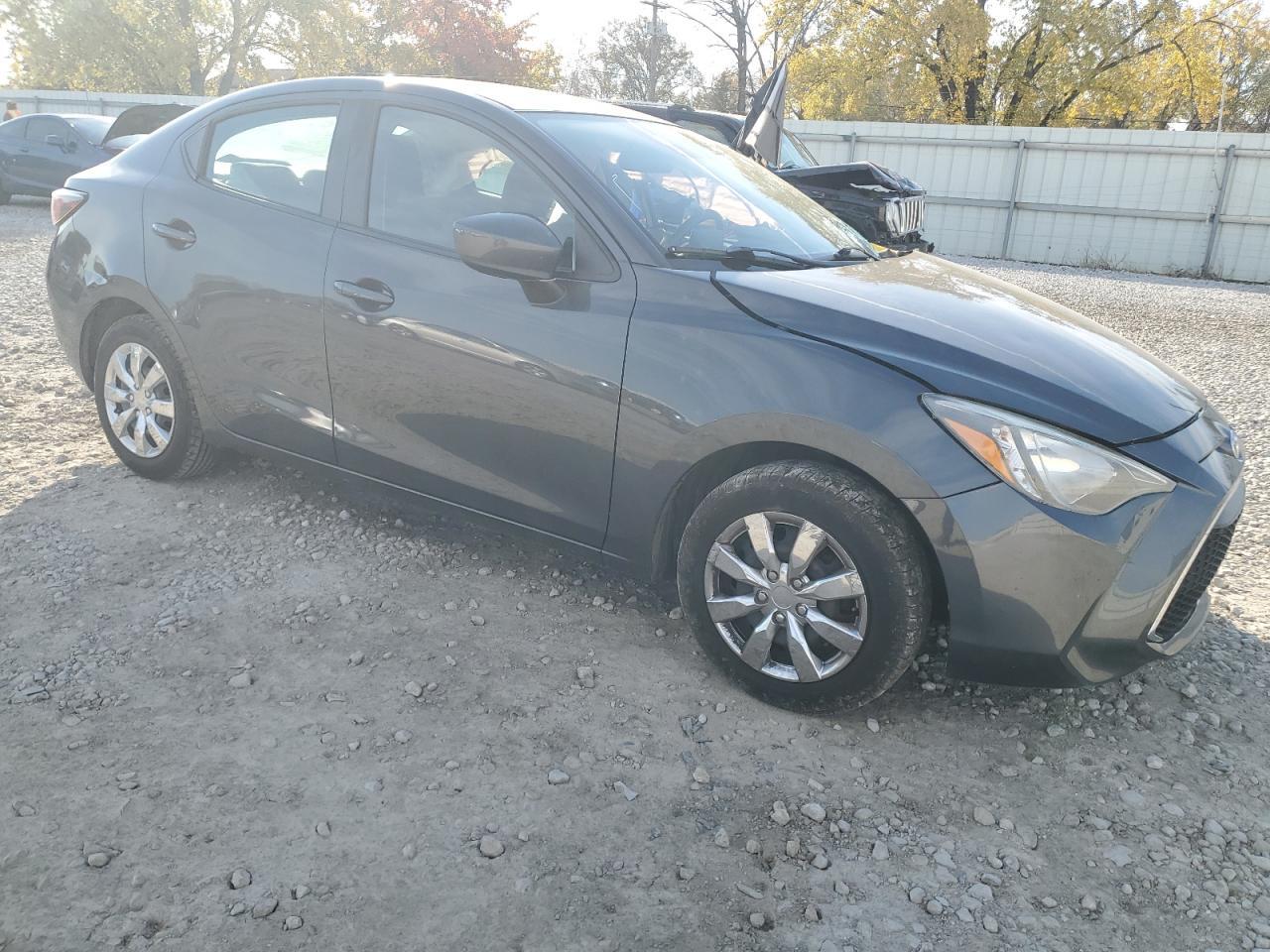 2019 Toyota Yaris L - Image 4
