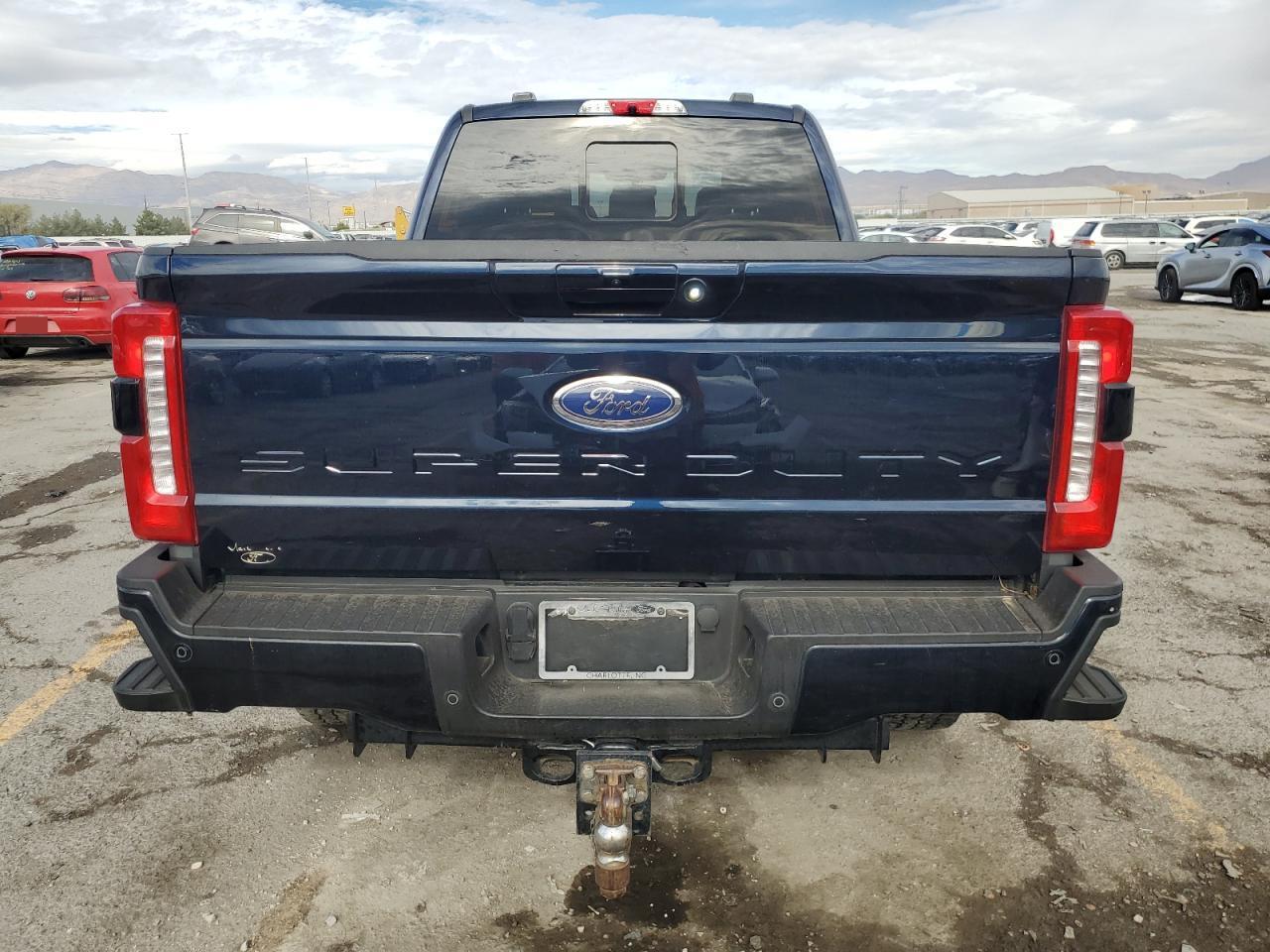 2024 Ford F250 Super Duty - Фото 6