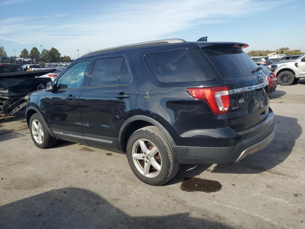 2016 Ford Explorer Xlt - Image 2