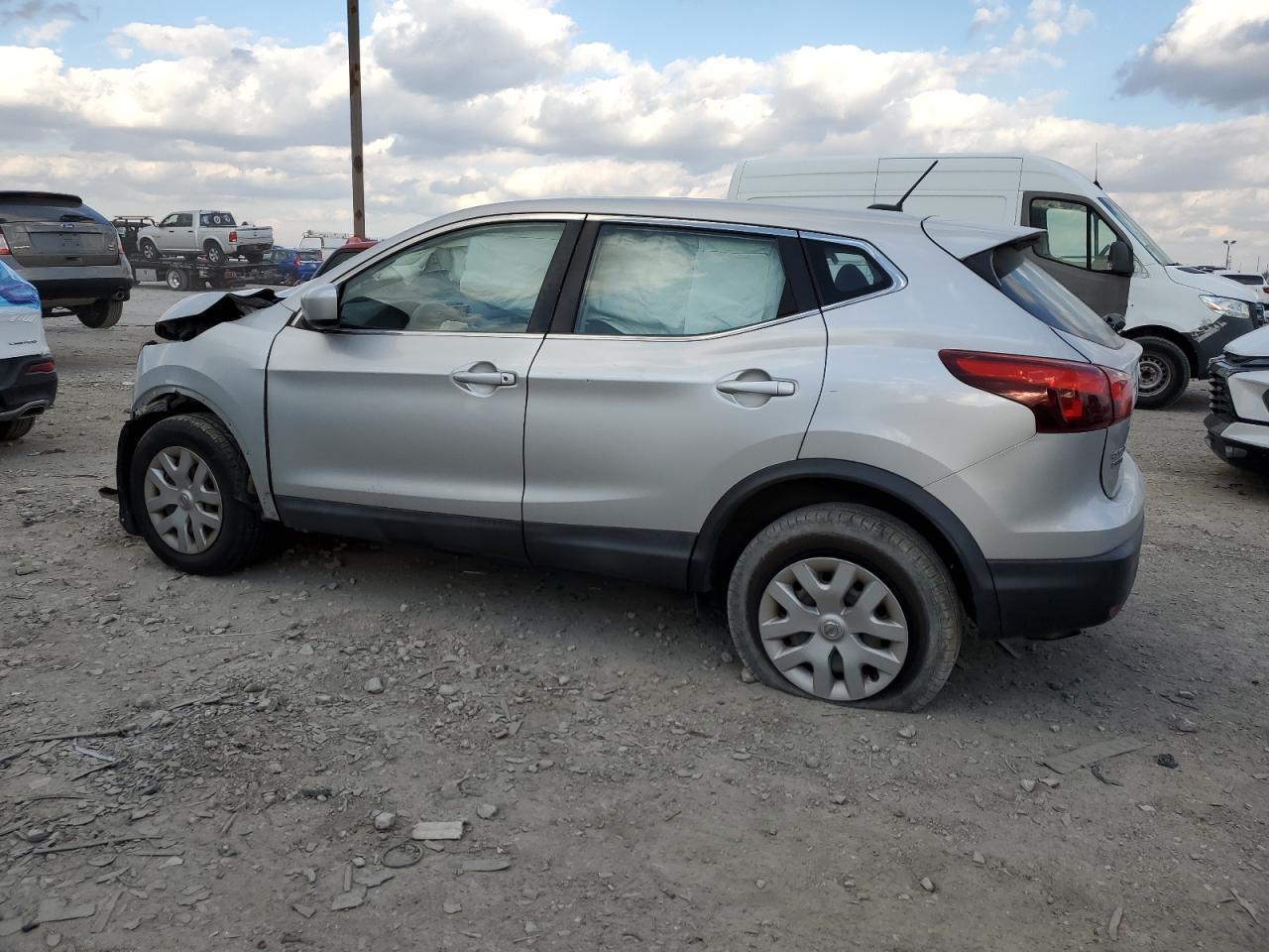 2019 Nissan Rogue Sport S - Image 2