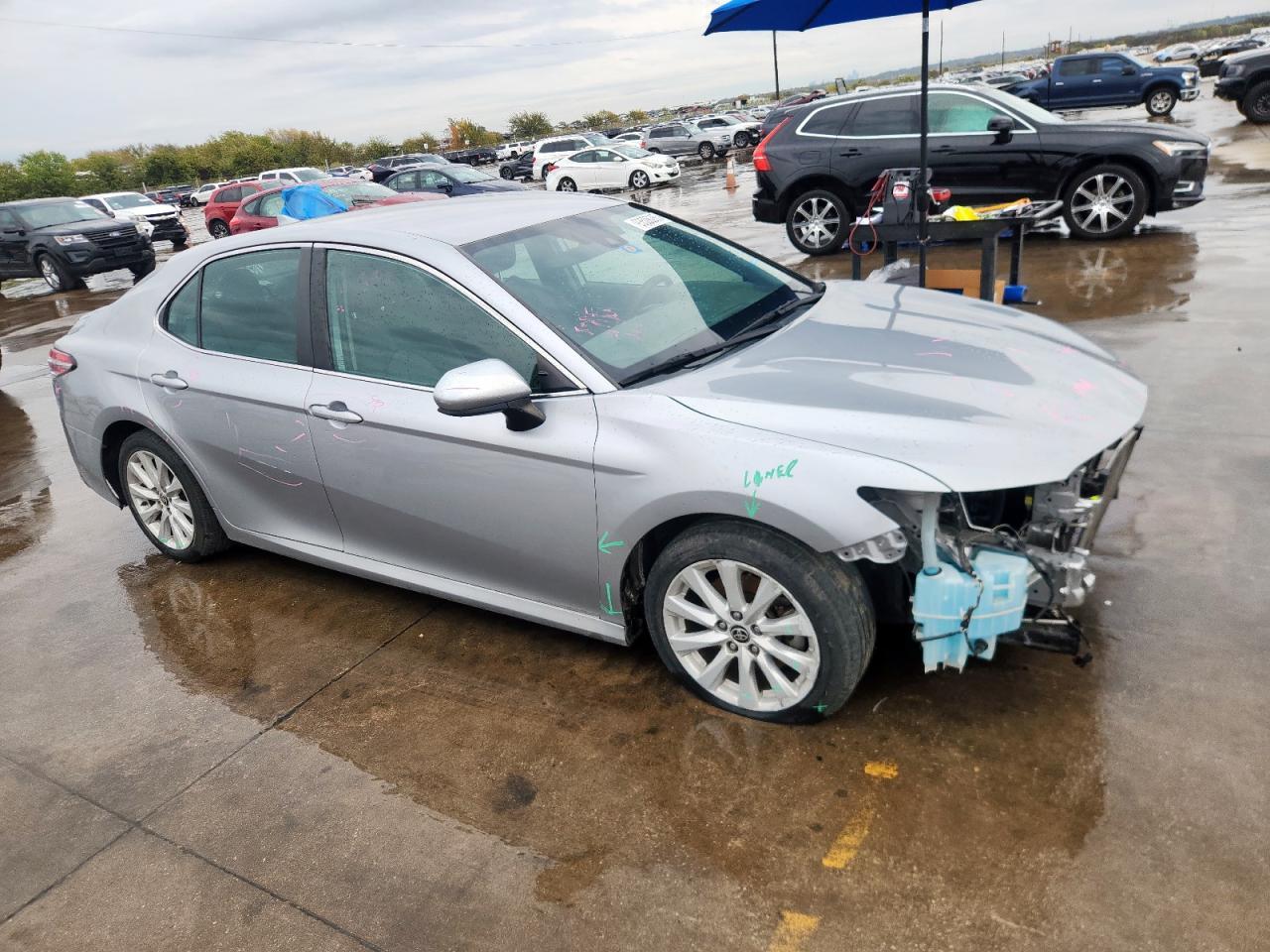 2020 Toyota Camry Le - Фото 4