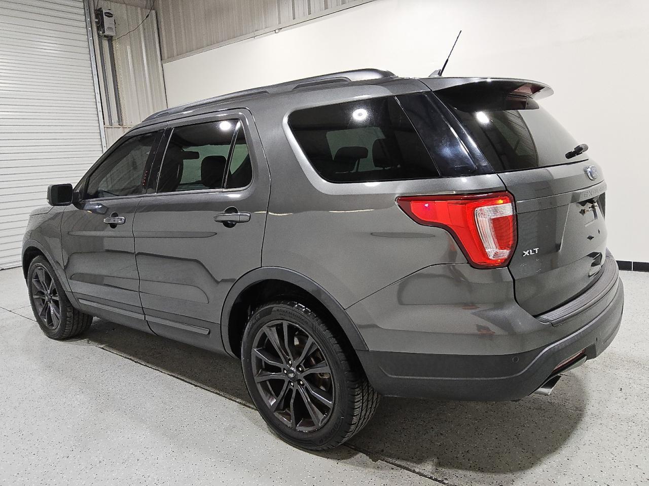2019 Ford Explorer Xlt - Image 2