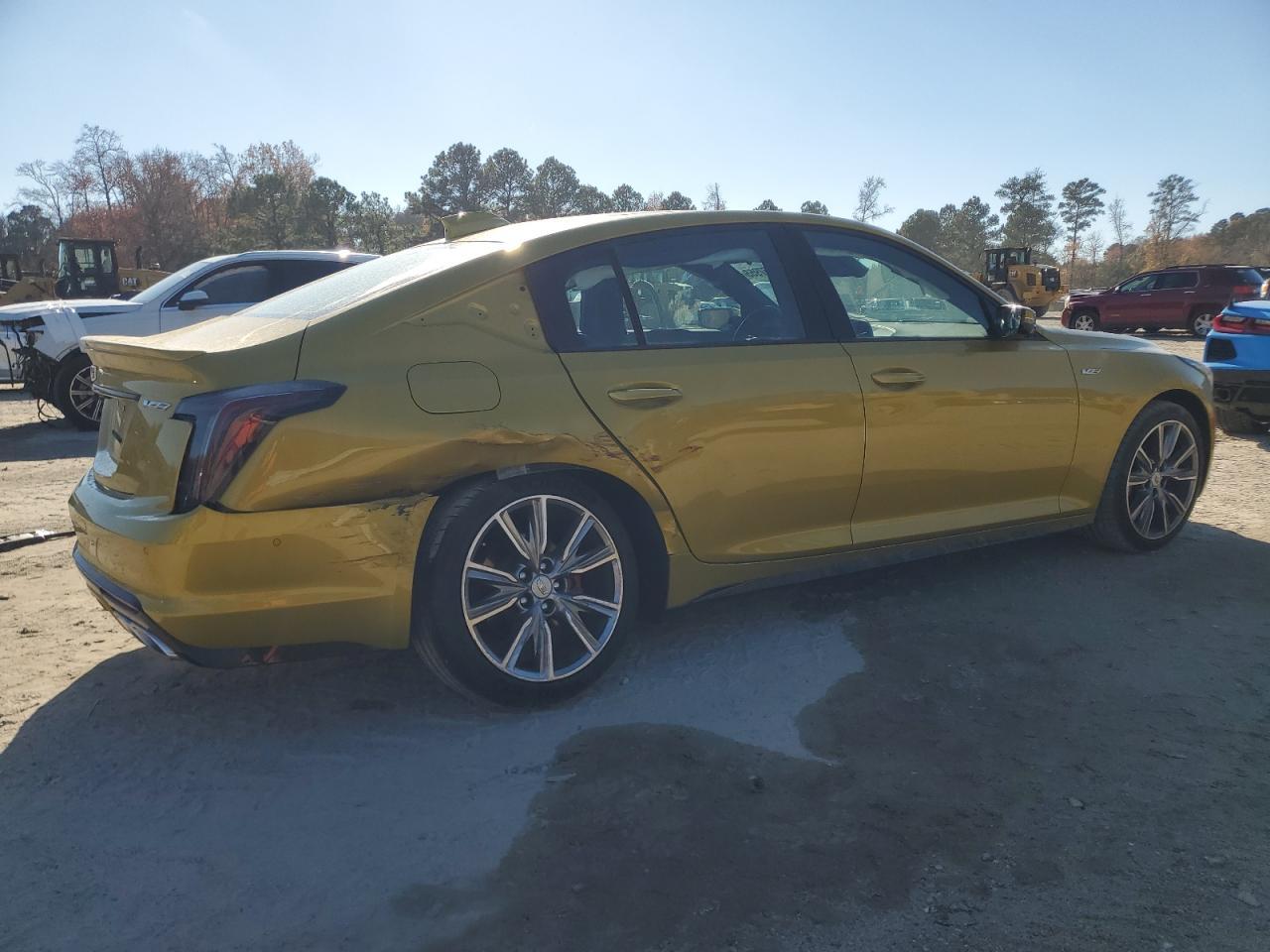 2026 Cadillac Ct5-V - Фото 3