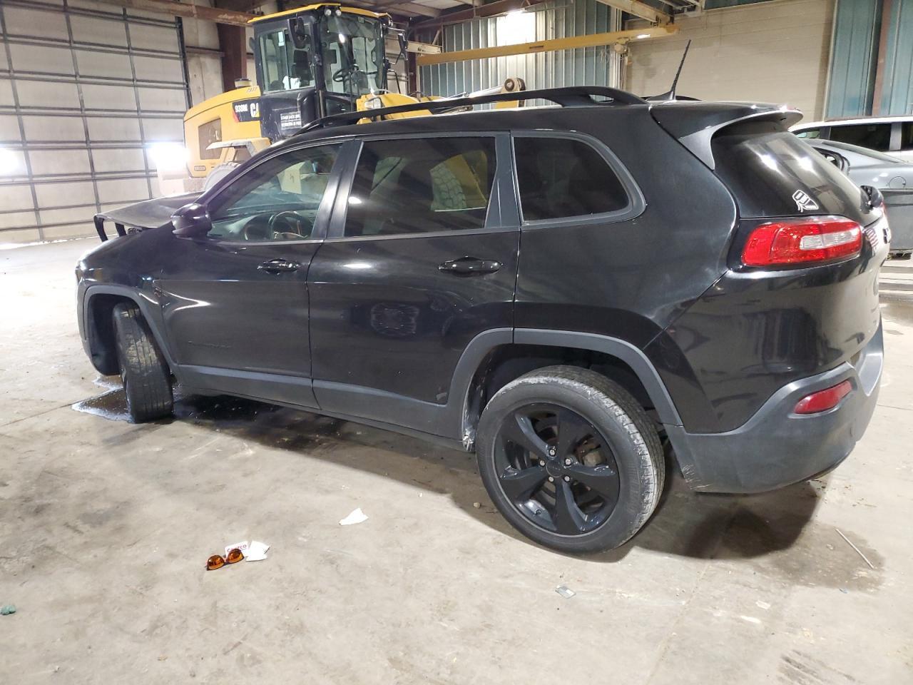 2016 Jeep Cherokee Latitude - Image 2