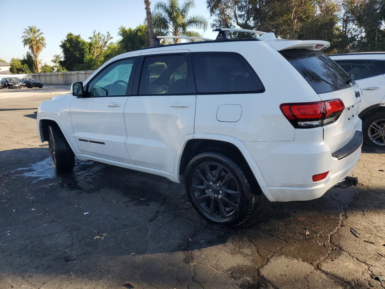 2018 Jeep Grand Cherokee Laredo - Фото 2