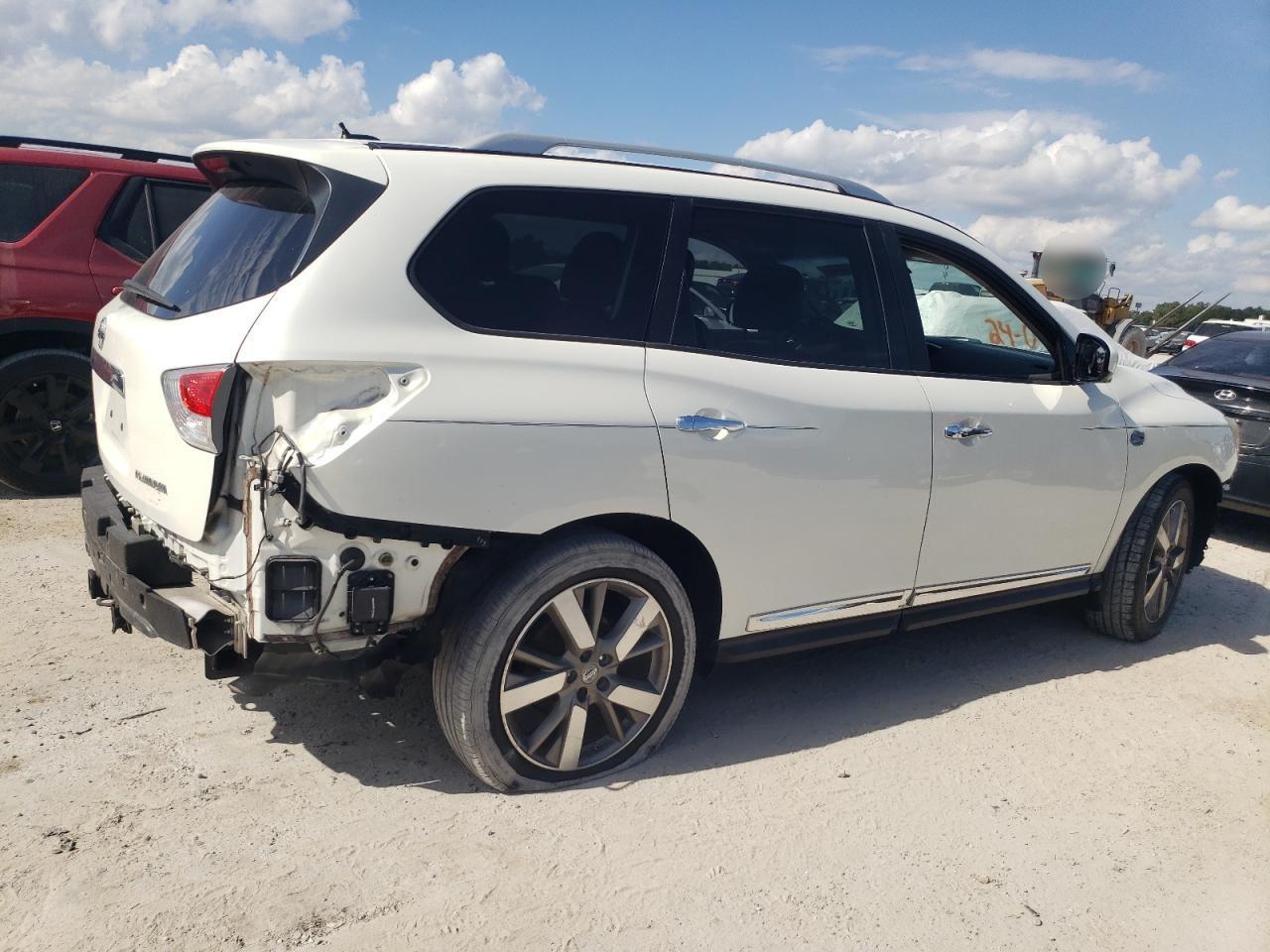 2015 Nissan Pathfinder S - Фото 3