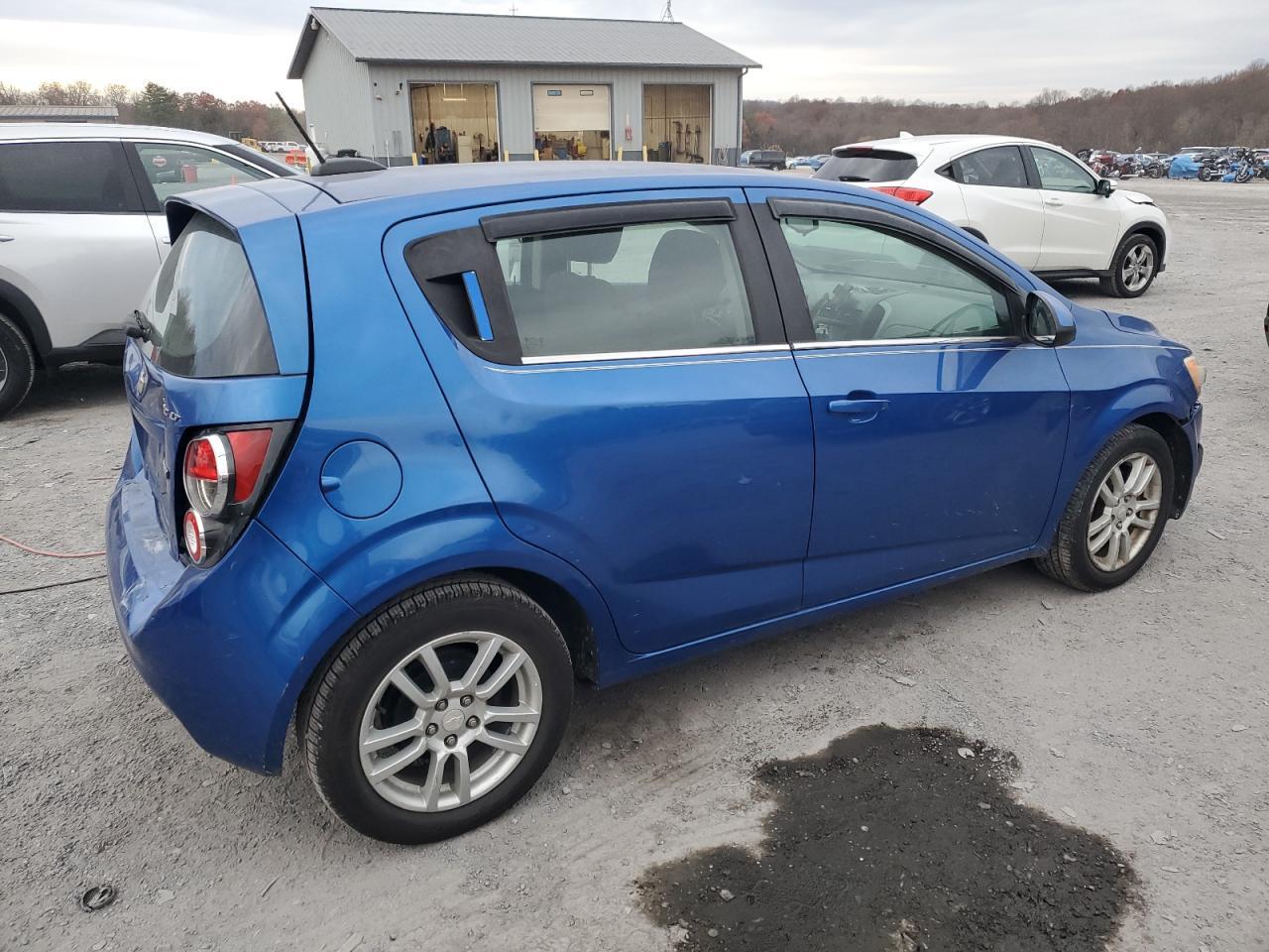 2016 Chevrolet Sonic Lt - Фото 3