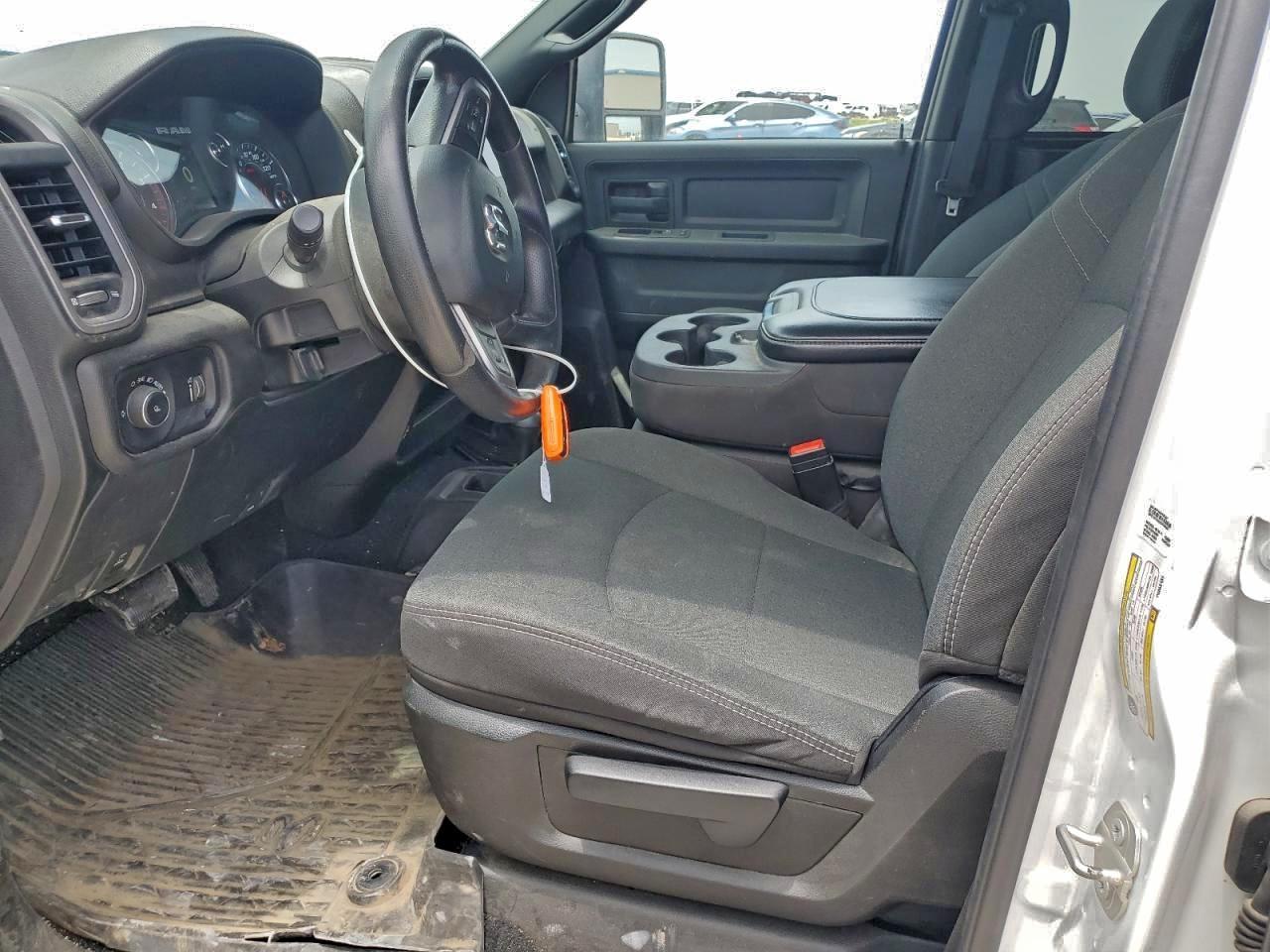 2023 Ram 3500 Tradesman - Фото 7