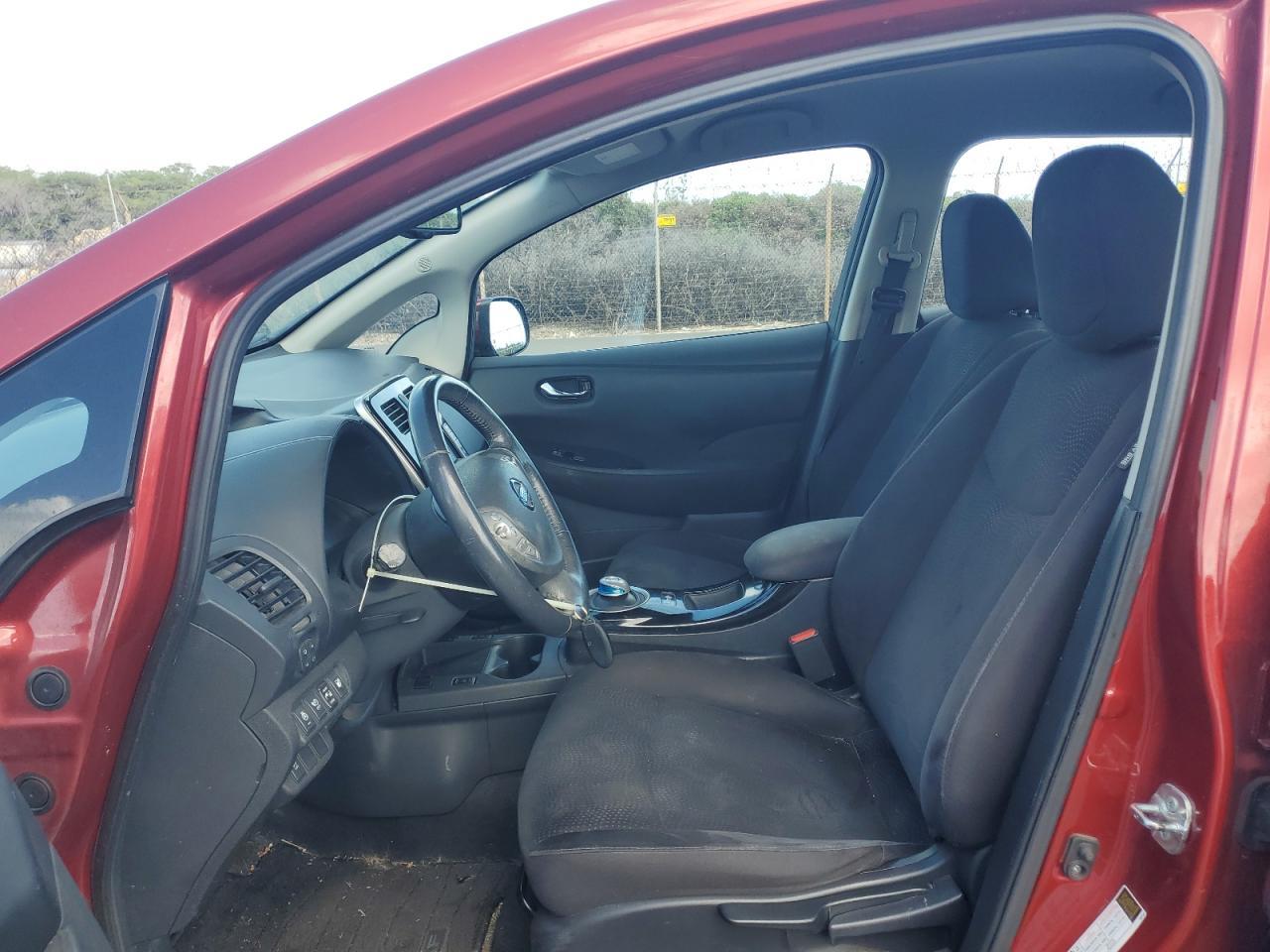 2015 Nissan Leaf S - Image 7