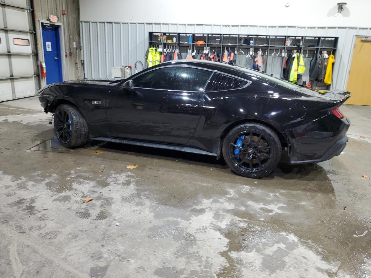 2024 Ford Mustang Gt - Фото 2