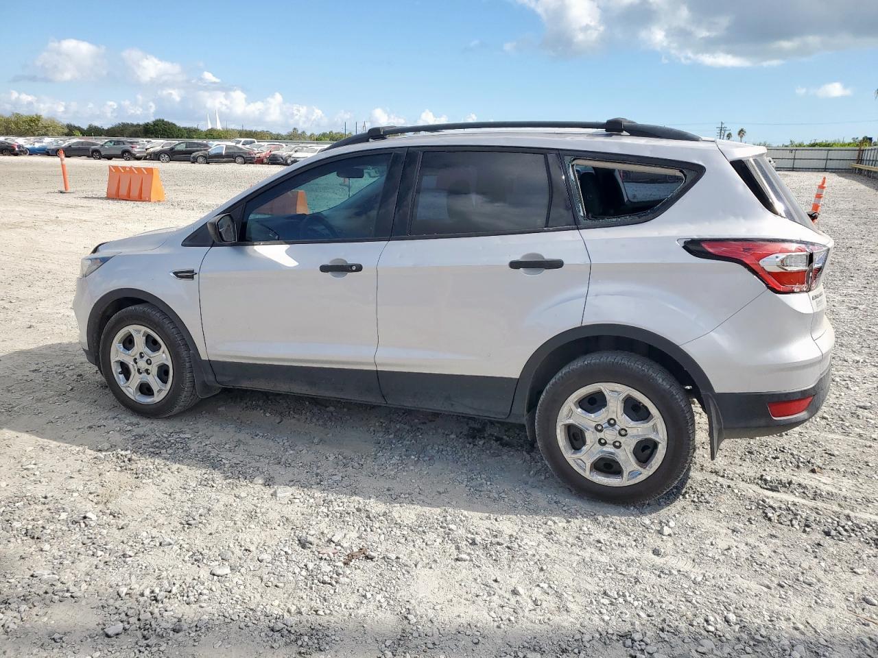 2018 Ford Escape S - Фото 2