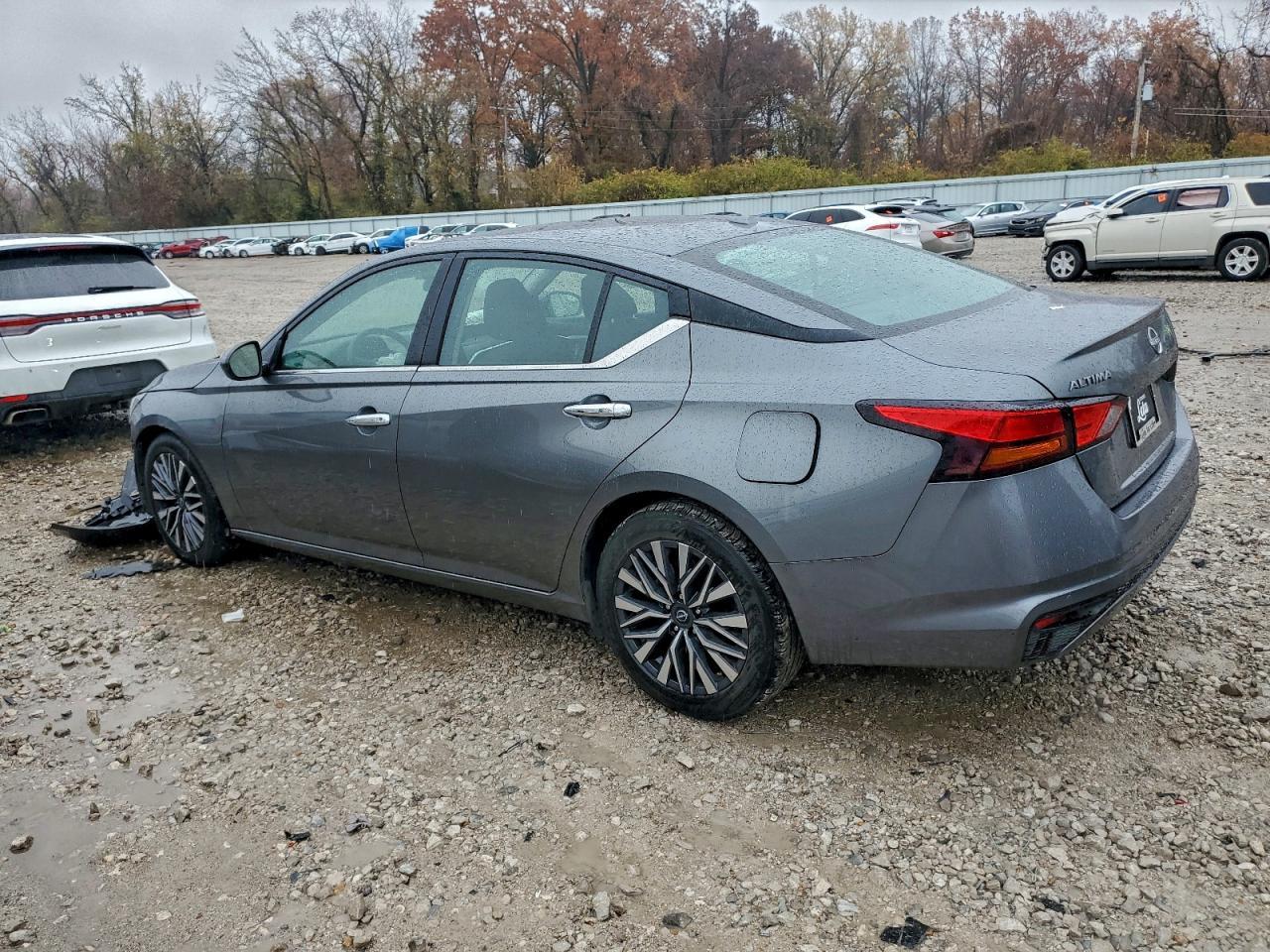 2023 Nissan Altima Sv - Image 2