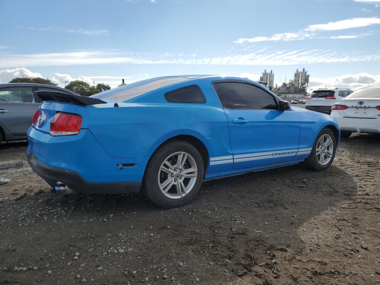 2010 Ford Mustang - Фото 3