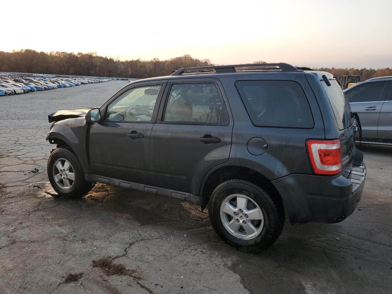 2009 Ford Escape Xls - Image 2