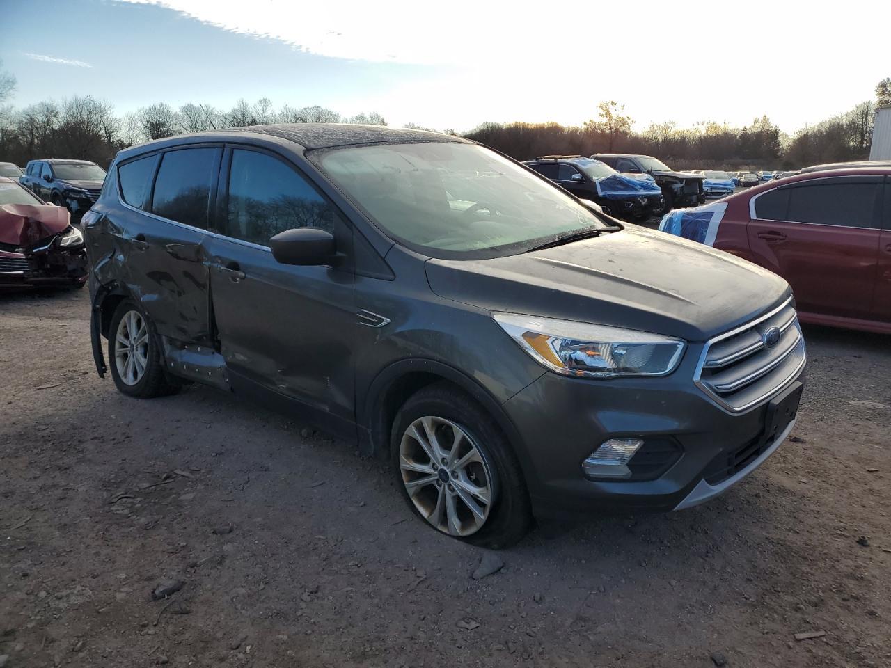 2017 Ford Escape Se - Фото 4